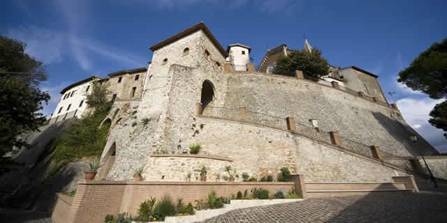 Among ancient fortresses and Medieval villages in Umbria