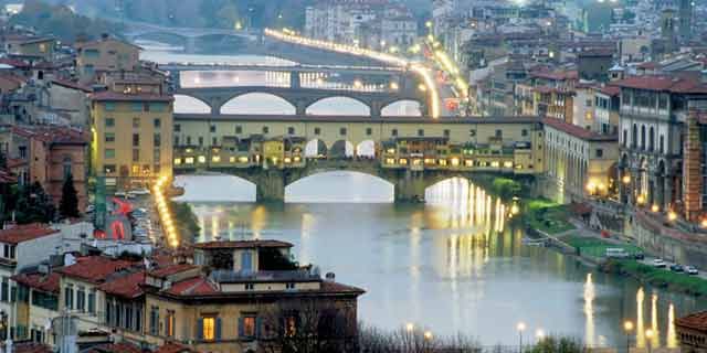 Ponte Vecchio, Florence, great shopping of jewels and gold