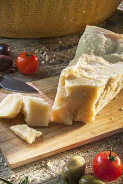 Parmigiano Reggiano DOP the world-wide famous Italian cheese - Pic 7